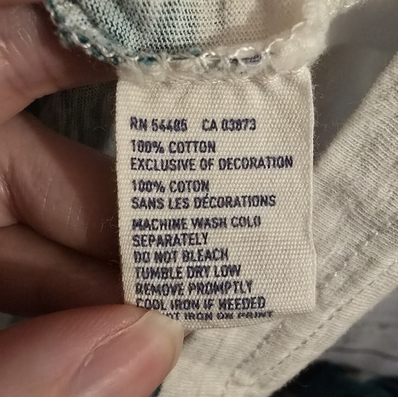 American Eagle Men's tee size Medium white and blue striped. Short sleeve. - Picture 5 of 5